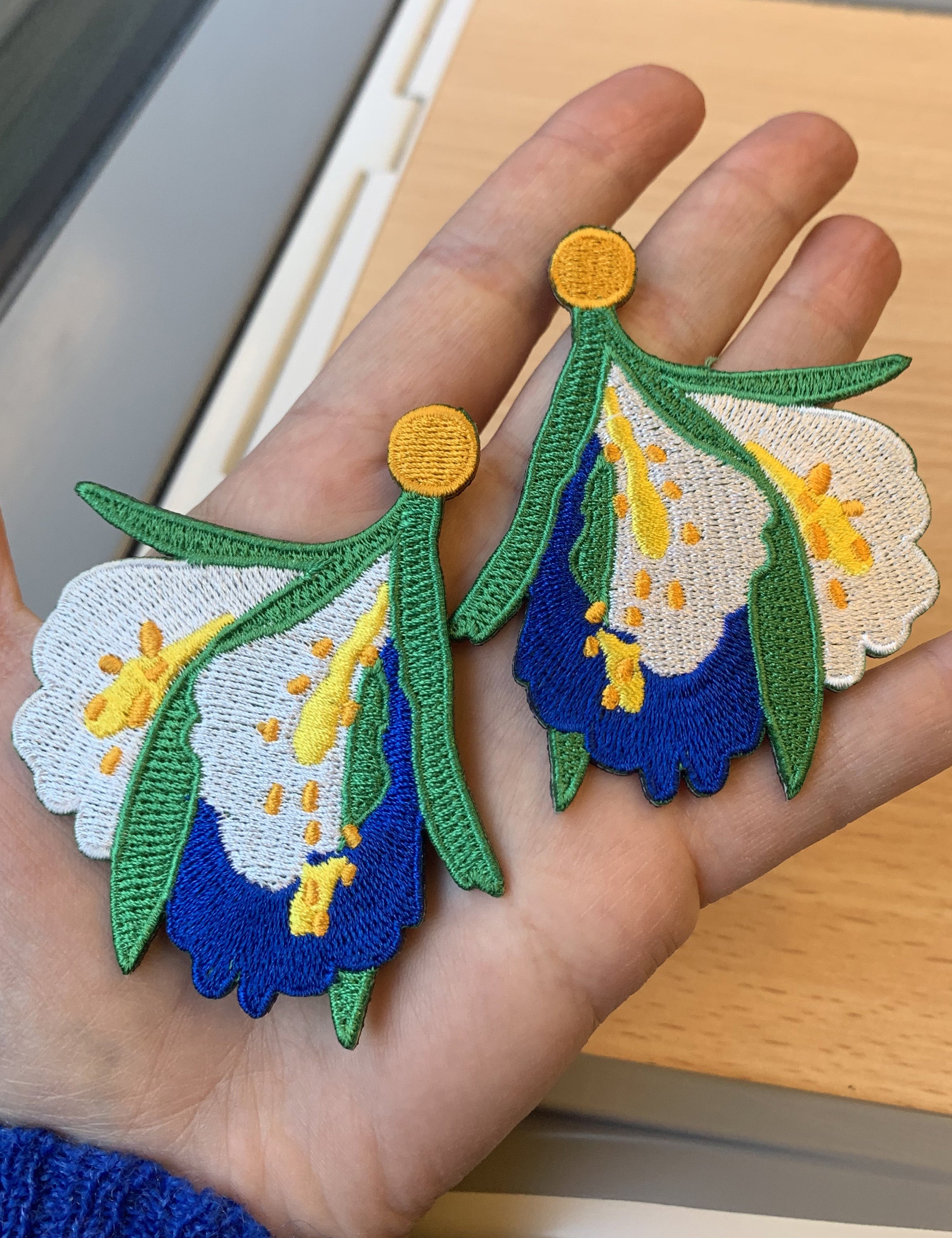 L'IRIS - patch thermocollant, broche, boucles d'oreille