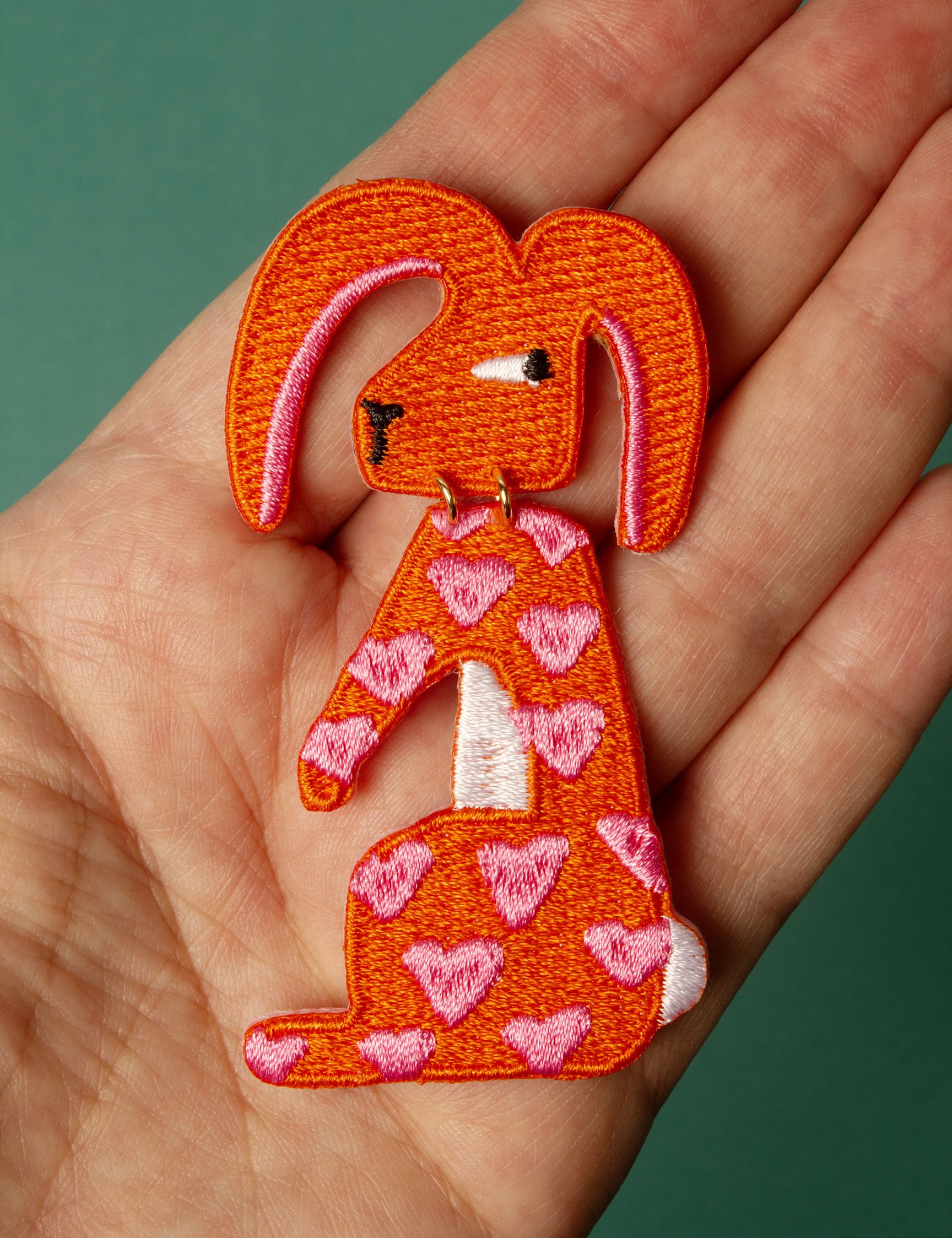LE LAPIN INQUIET COSTUMÉ - broche, boucles d'oreilles